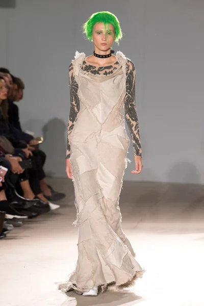 Look 26